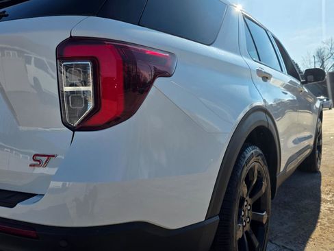 Used 2022 Ford Explorer ST w/ ST Street Pack image 23
