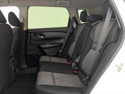 Used 2024 Nissan Rogue SV AWD/4WD image 17