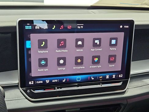 New 2026 Volkswagen Tiguan SE R-Line FWD image 20