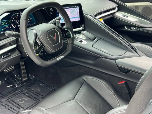 Used 2025 Chevrolet Corvette Z06 RWD image 2