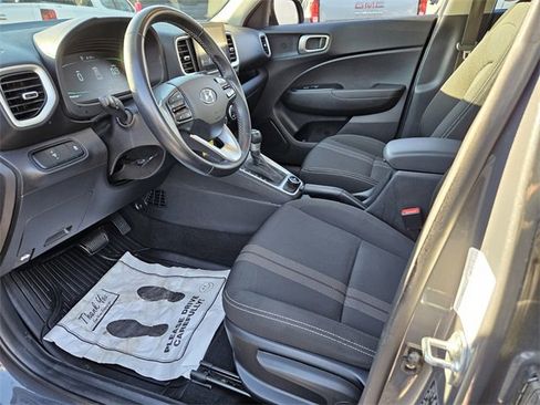 Used 2023 Hyundai Venue SEL image 8