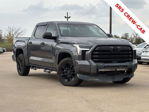 Used 2022 Toyota Tundra SR5 image 3