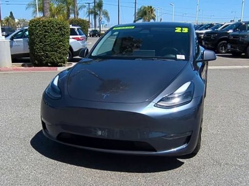 Used 2023 Tesla Model Y Performance AWD/4WD image 3