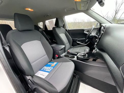 Certified 2022 Kia Soul X-Line FWD image 11