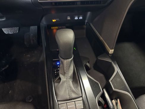 Used 2025 Toyota Camry LE image 15