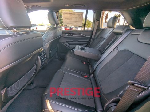 New 2025 Jeep Grand Cherokee 4WD image 26