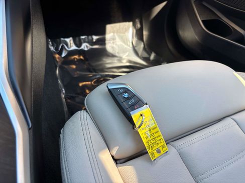 Used 2023 BMW 330i xDrive Sedan w/ Premium Package image 27