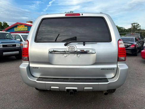 Used 2006 Toyota 4Runner SR5 AWD/4WD image 6