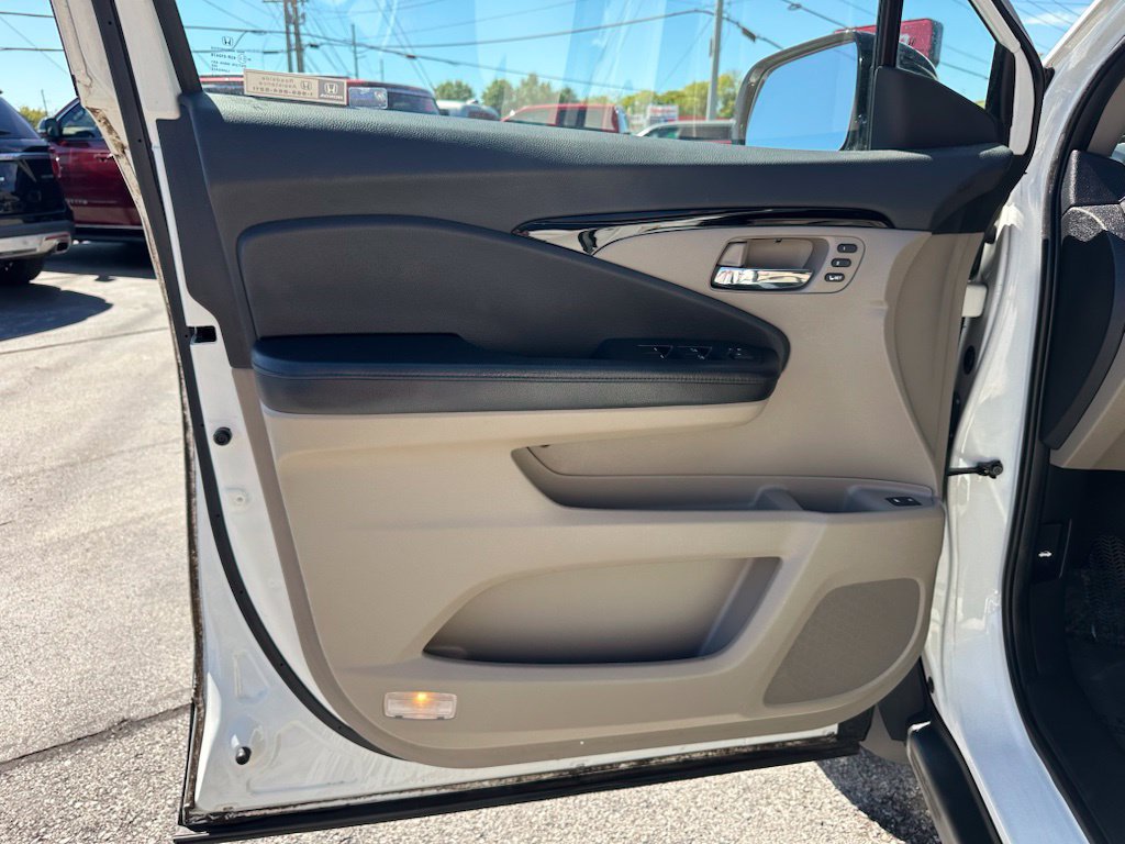 Used 2018 Honda Pilot Touring image 18