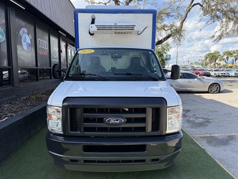 Used 2023 Ford E-350 and Econoline 350 Super Duty w/ Power Windows & Locks Group image 2