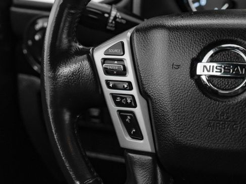 Used 2019 Nissan Titan SL w/ Midnight Edition image 14