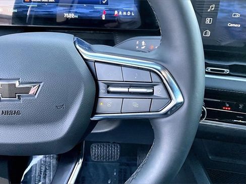 Used 2026 Chevrolet Equinox LT w/ Midnight Edition image 12