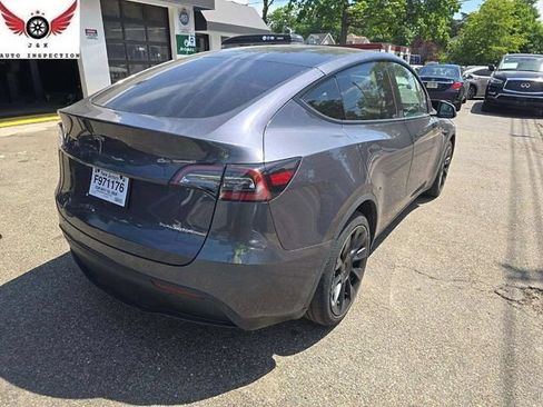 Used 2021 Tesla Model Y Long Range AWD/4WD image 3