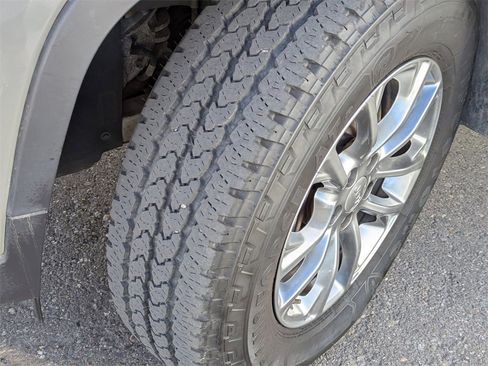 Used 2019 Jeep Cherokee Latitude Plus w/ Cold Weather Group image 45