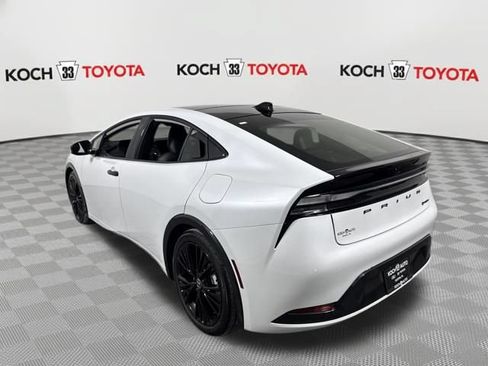 New 2026 Toyota Prius Plug-In Hybrid FWD image 3