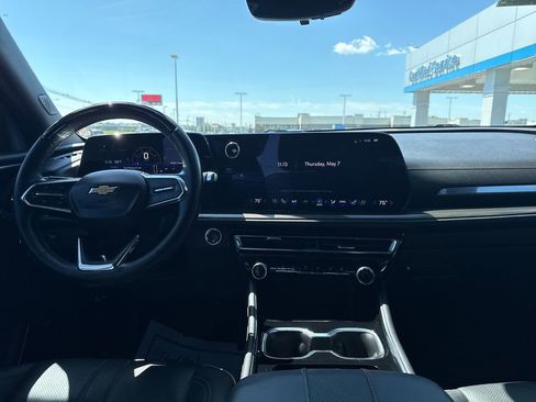 Used 2025 Chevrolet Traverse High Country FWD image 15
