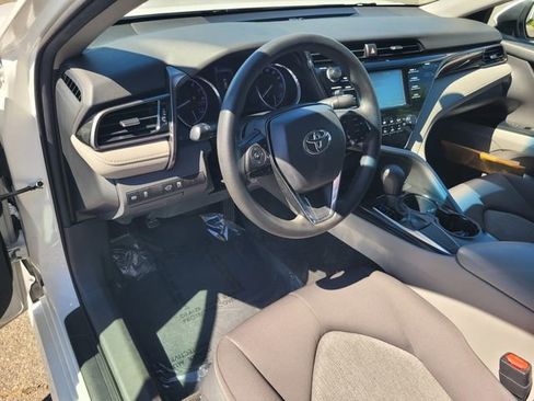 Used 2019 Toyota Camry LE w/ Convenience Package image 12