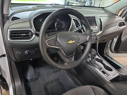 Used 2024 Chevrolet Equinox LT AWD/4WD image 15