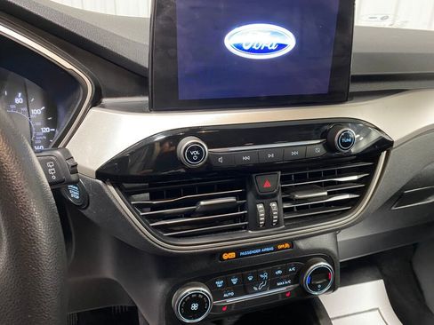 Used 2020 Ford Escape SE image 8