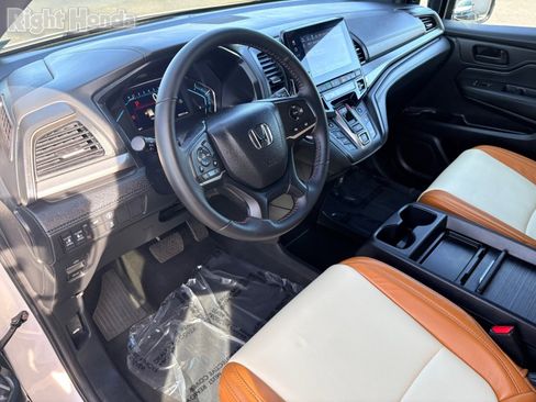 Used 2024 Honda Odyssey Sport image 11