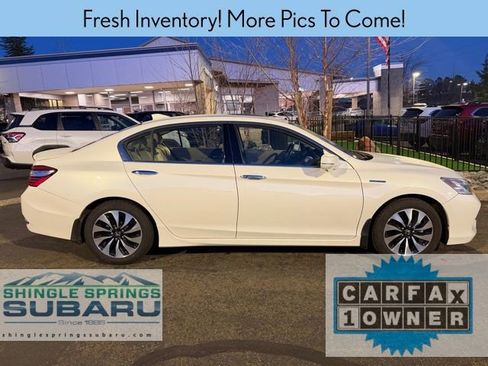 Used 2017 Honda Accord Touring image 3