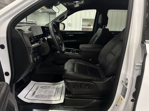 Used 2025 Chevrolet Tahoe LT AWD/4WD image 19