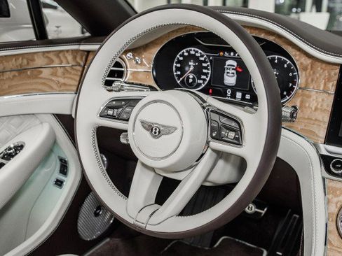 Used 2021 Bentley Continental GT V8 image 11