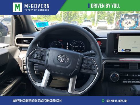Used 2025 Toyota Tacoma TRD Off-Road AWD/4WD image 18