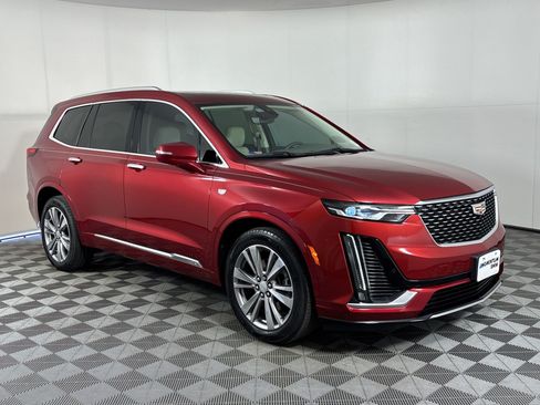 Used 2024 Cadillac XT6 Premium Luxury w/ Technology Package FWD image 7