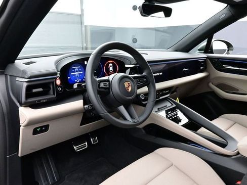 New 2025 Porsche Macan 4S Electric AWD/4WD image 4