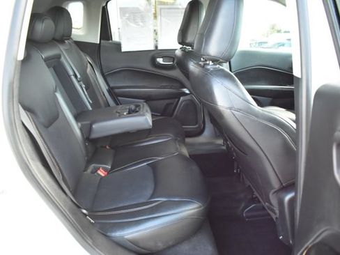 Used 2018 Jeep Compass Latitude w/ Cold Weather Group AWD/4WD image 35