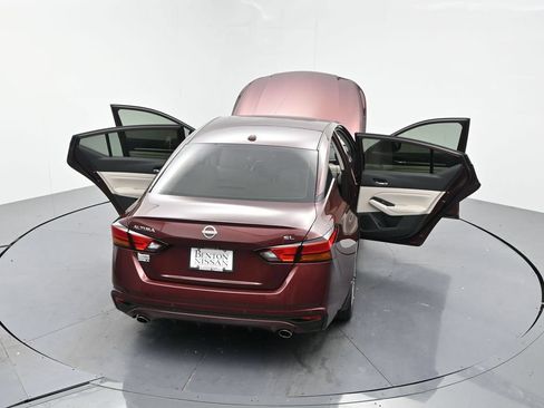 Used 2024 Nissan Altima 2.5 SL FWD image 25