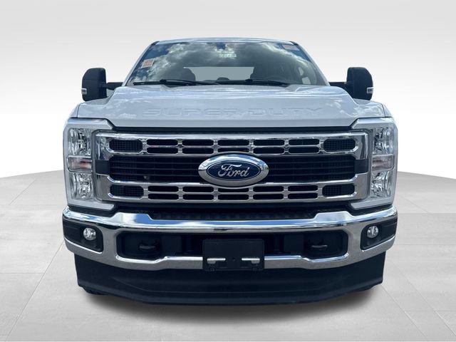 Used 2024 Ford F250 XLT w/ FX4 Off-Road Package AWD/4WD image 2