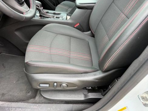 Used 2023 Chevrolet Equinox RS FWD image 18