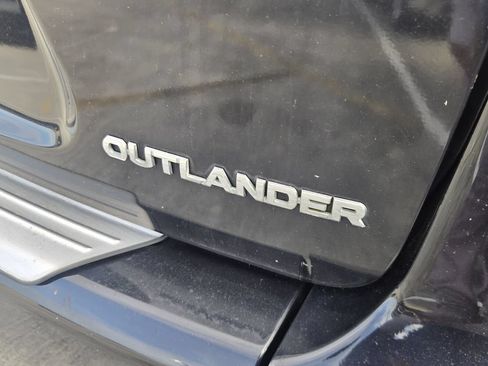 Used 2010 Mitsubishi Outlander ES FWD image 10