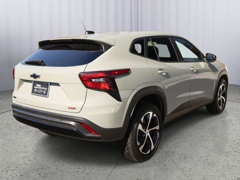 Used 2024 Chevrolet Trax RS image 21