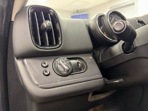 Used 2018 MINI Cooper Countryman ALL4 AWD/4WD image 16
