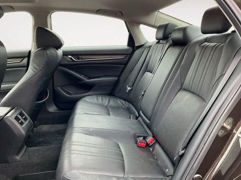 Used 2018 Honda Accord Touring image 15