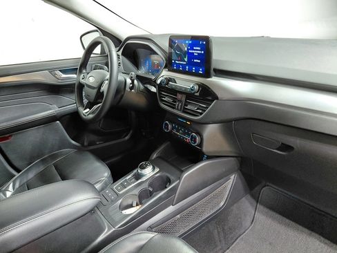 Certified 2022 Ford Escape Titanium image 25