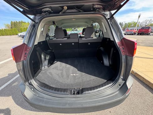 Used 2013 Toyota RAV4 LE image 16