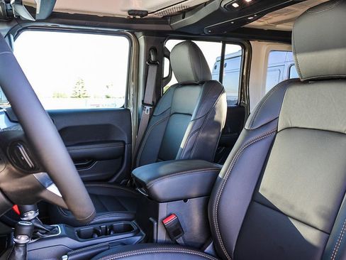 New 2026 Jeep Wrangler Unlimited Sahara AWD/4WD image 19