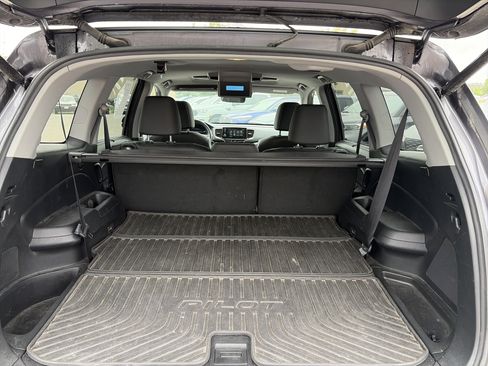 Used 2021 Honda Pilot Touring image 13
