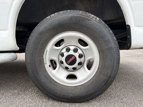 Used 2024 GMC Savana 2500 w/ Driver Convenience Package RWD image 21