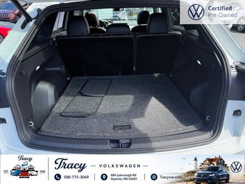 Certified 2024 Volkswagen Atlas Cross Sport SE w/ Panoramic Sunroof Package AWD/4WD image 8