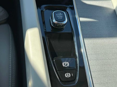 New 2025 Volvo XC60 B5 Ultra w/ Protection Package Premier image 31