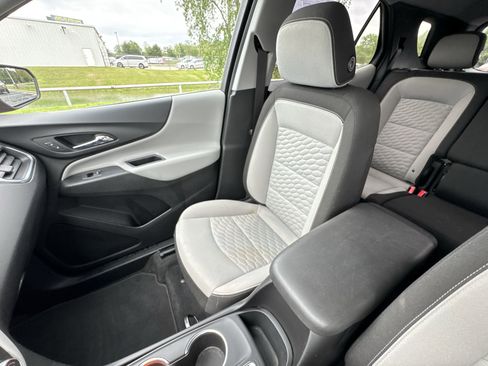 Used 2020 Chevrolet Equinox LS w/ LS Convenience Package image 19