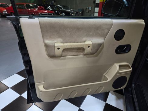 Used 2004 Land Rover Discovery SE image 99