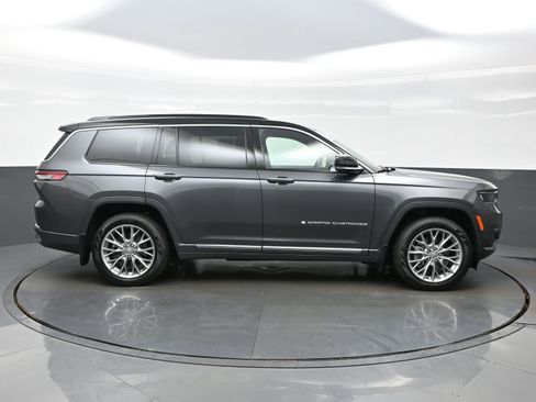 Used 2025 Jeep Grand Cherokee L Summit w/ MOPAR Finishing Package AWD/4WD image 10