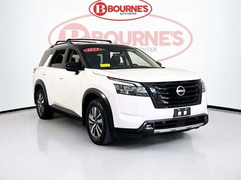Used 2023 Nissan Pathfinder SL w/ Black Appearance Package AWD/4WD image 1