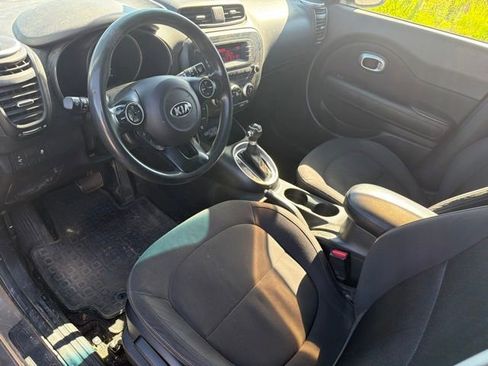 Used 2015 Kia Soul FWD image 9